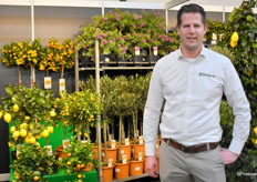 Bas Berk van RM Plants met de mediteraanse voorjaarshandel. Olijven, citrussen, Polygala, Callistemon en Nerium Oleander volop beschikbaar. 